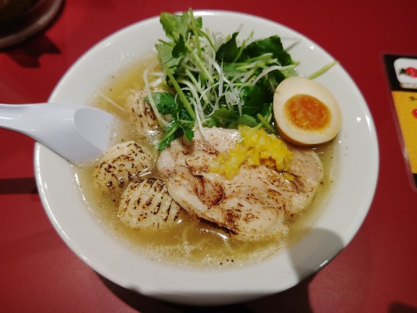 「旨塩仕立ゆずと三つ葉の炙り鶏そば※期間限定」@丸源ラーメン 川越岸町店の写真