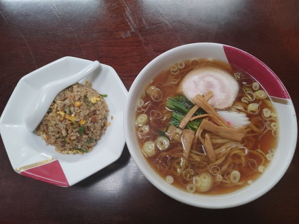 「半チャラーメン　800円」@はるやの写真
