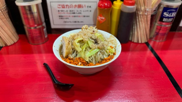 「ラーメン（小）+全マシ」@鷹の目 大宮店の写真