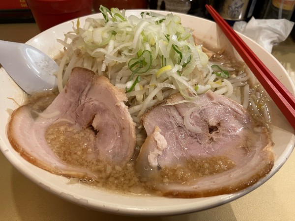 「しょうゆラーメン（大盛り）　850円」@超ごってり麺 ごっつ 秋葉原店の写真