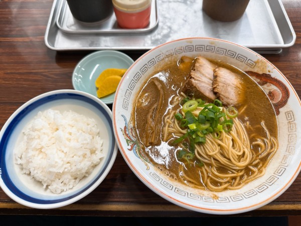 「中華そば大盛、めし」@うらしま食堂の写真