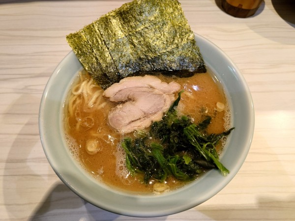 「醤油ラーメン￥850＋ライスサービス」@横浜家系らーめん 武虎家 綱島店の写真