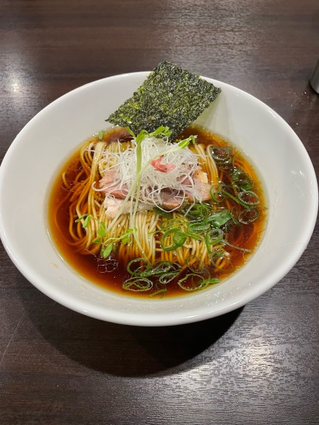 「醤油らーめん」@らぁ麺 鬼滅の桜の写真