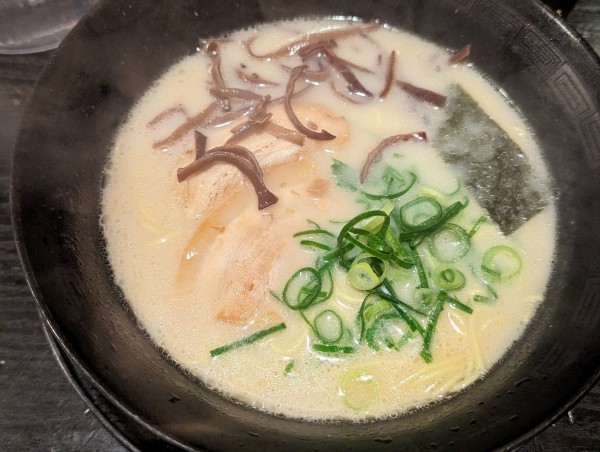 「豚骨ラーメン」@ラーメン 〆の写真