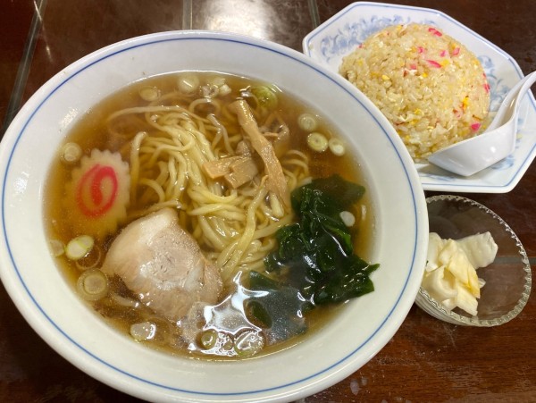 「ラーメン 半チャーハン 800円」@天龍の写真