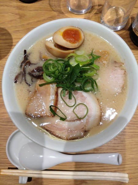 「とんこつ玉子」@一風堂KAY 千歳店の写真