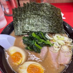 粋特醤油豚骨ラーメン