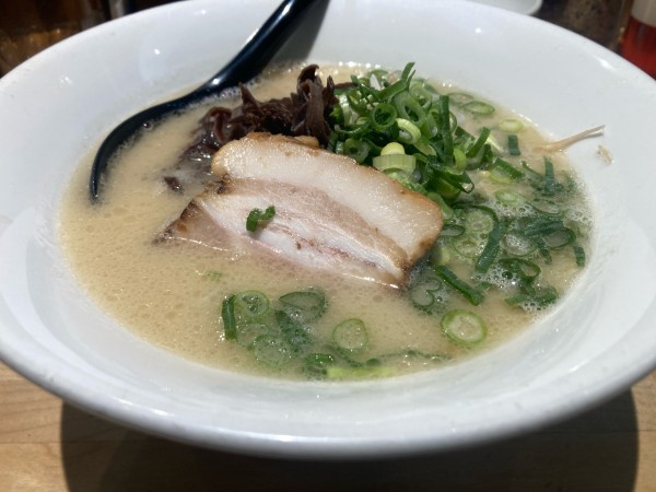 「三河式豚骨」@三河ラーメン 日本晴れの写真