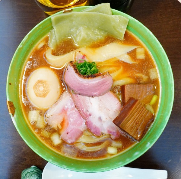 「特製手打中華蕎麦（醤油）＋えらべるお酒」@手打麺祭 かめ囲の写真