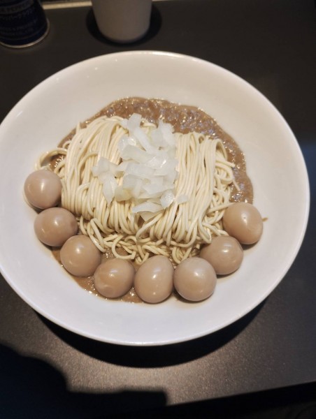 「超極濃煮干ソバ（ウズラ卵）」@煮干乱舞の写真