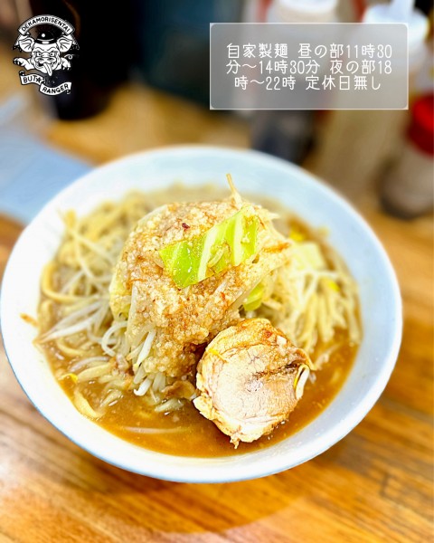 「ラーメン（並）アブラ、野菜少なめ」@デカ盛り戦隊 豚レンジャーの写真