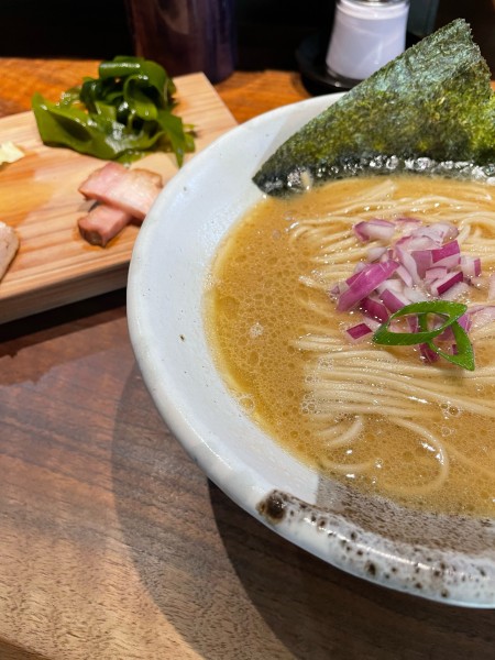 「豚骨強めのクレイジーハウス」@NATURAL TASTEの写真