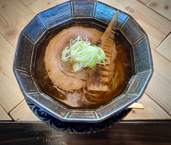 「醤油らぁ麺(1,000¥)」@古民家ヌードゥル黒揚羽森住の写真