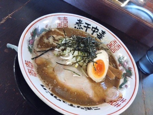 「焙煎深煎り煮干し 930円」@煮干結社 弘前店の写真