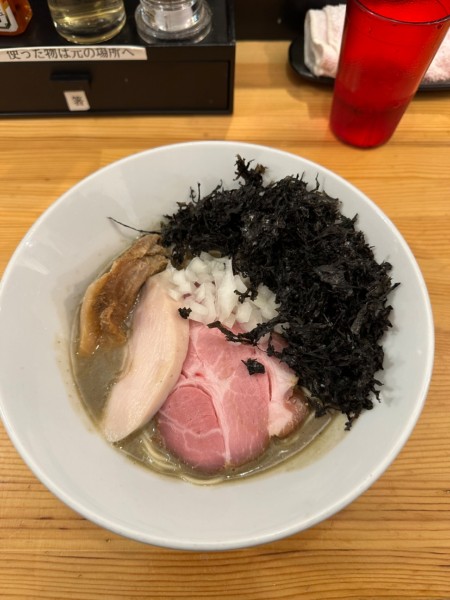 「濃厚煮干しらーめん　岩のり和え玉」@煮干らーめん 川むらの写真