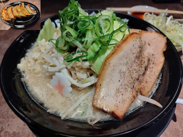 「ばりこて野菜　※ニンニク有り　＋焼き餃子：サービス券」@おおぼし 松本桐店の写真