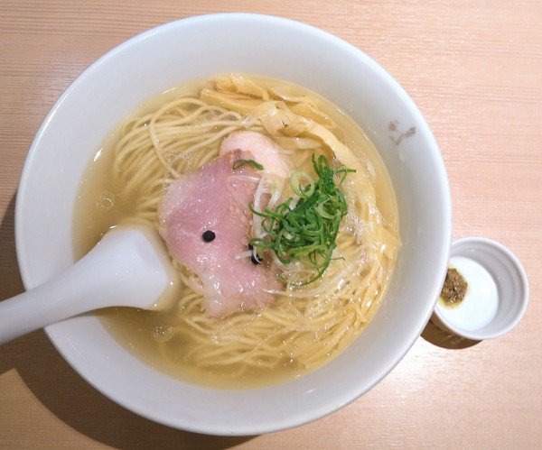 「塩らぁ麺＋鶏茶漬け」@らぁ麺 はやし田 新宿本店の写真