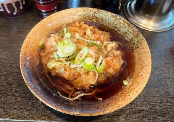 「かけそば(370円)+かき揚げ(130円)」@三松 青砥店の写真