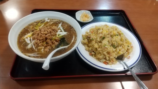「セットメニュー（台湾味噌ラーメンと炒飯）987円」@台湾料理 四季の味の写真