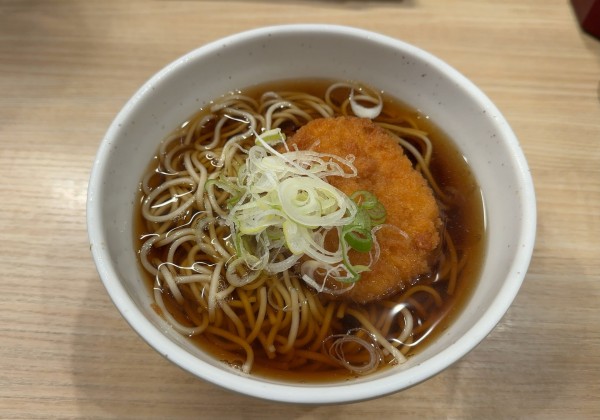 「コロッケそば(520円)」@吉そば 日本橋店の写真