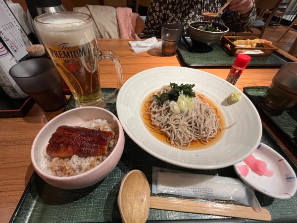 「うなぎ小丼とそば」@山薬 清流庵 新橋汐留店の写真