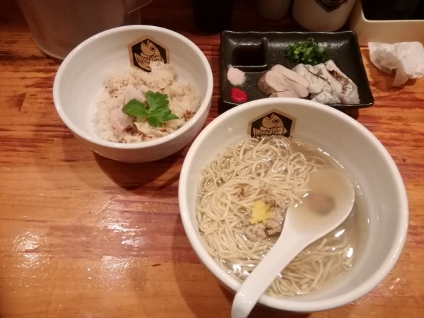 「九十九里産ハマグリ伊勢海老真鯛らーめん」@真鯛らーめん 麺魚の写真