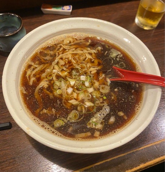 「かけそば (タマリ醤油・手揉み麺・麺半分)」@中華そば 東京ぐれっちの写真