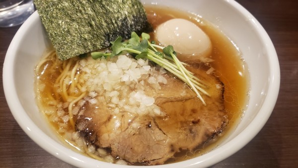 「淡麗煮干し醤油そば＋味玉」@自家製麺 まかないへきるの写真