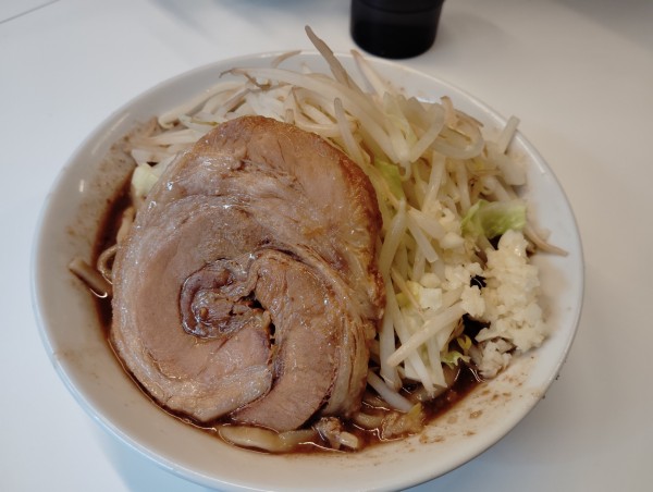 「濃厚ラーメン 並 950円」@ラーメン日輪の写真