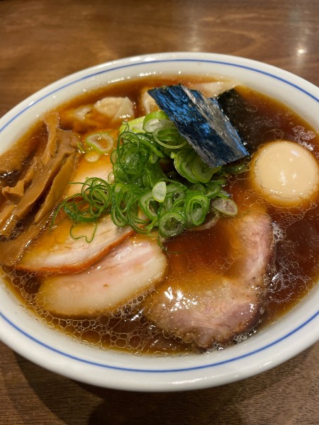 「特製らぁ麺　醤油」@らぁ麺 すぎ本の写真