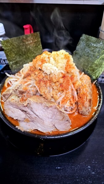 「魚火麺5辛大盛＋味噌変更＋ボクバーグ＋カレーアブラ」@僕との麺の写真