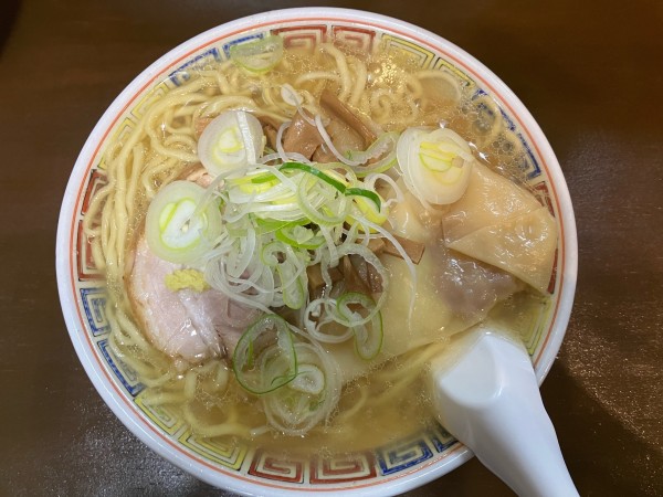 「塩中華（中太麺）•ワンタン•大盛り」@丸中華そばの写真
