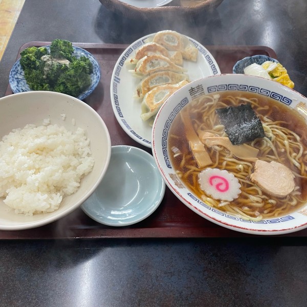 「ラーメン 餃子 半ライス 600円」@中華料理 来々軒の写真