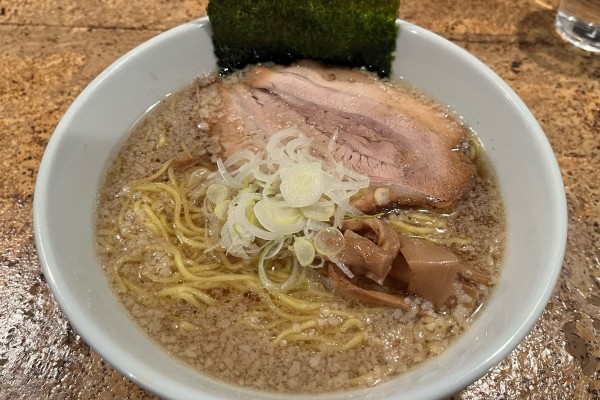 「中間醤油らーめん」@きくちひろきの写真