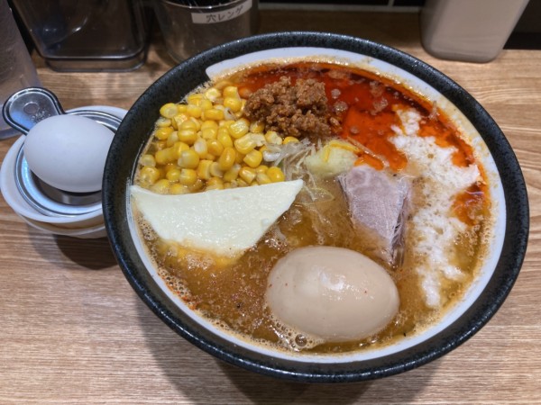 「熟成辛味噌ラーメン味玉＋バター＆コーン」@浅草 熟成味噌らーめん のりあき・美々の写真