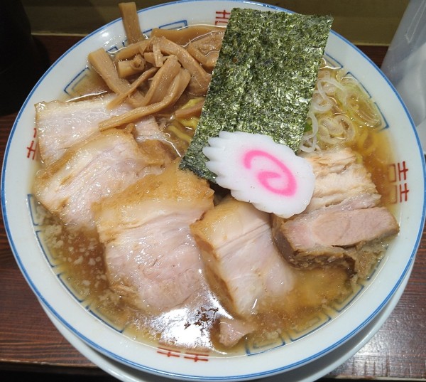 「いりこ　淡口 950円 豚トッピング 350円」@大井町立食い中華蕎麦 いりこ屋の写真