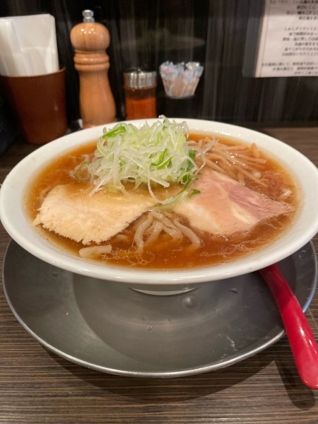「醤油らーめん　太麺中盛　980円」@麺匠ぼんてんの写真