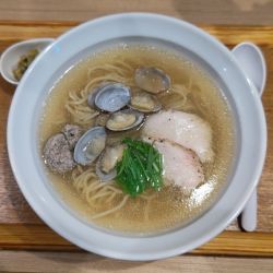 貝出汁塩ラーメン(1000円)