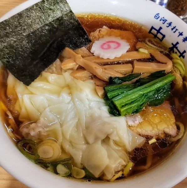 「ワンタン麺 1,020円＋刻み玉ネギ 50円」@白河手打中華そば 中村の写真
