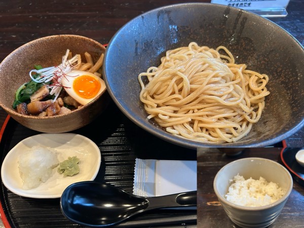 「まぐろ油そば900円」@Dining Bar さかいの写真