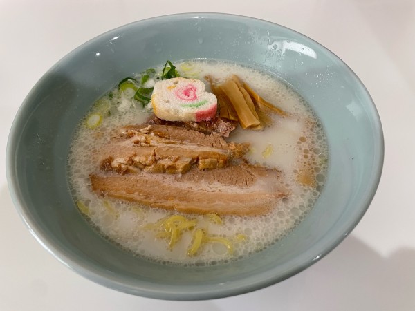 「やさしい、しおとんこつ」@やさしい、とんこつ 麺 かまくらの写真