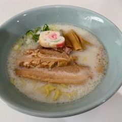 やさしい、とんこつ 麺 かまくらの画像