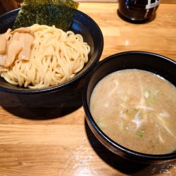 濃厚つけ麺+メンマ(並盛、1000円)