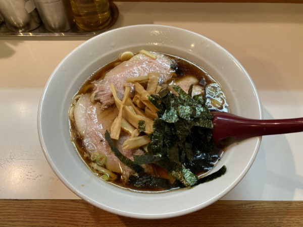 「チャーシューらぁめん並盛」@らぁめん ほりうち 新橋店の写真