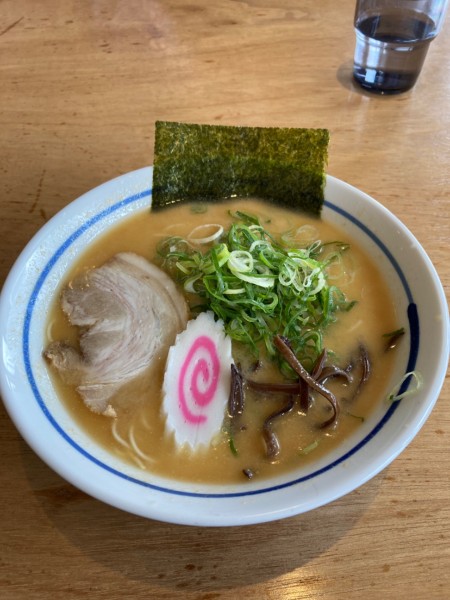 「豚骨塩ラーメン　880円　替え玉150円」@ポーク軒 1号店の写真