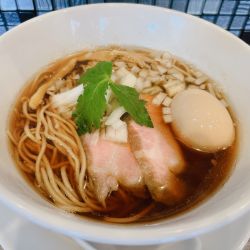 味玉中華そば（950円）、焼豚TP（CP）
