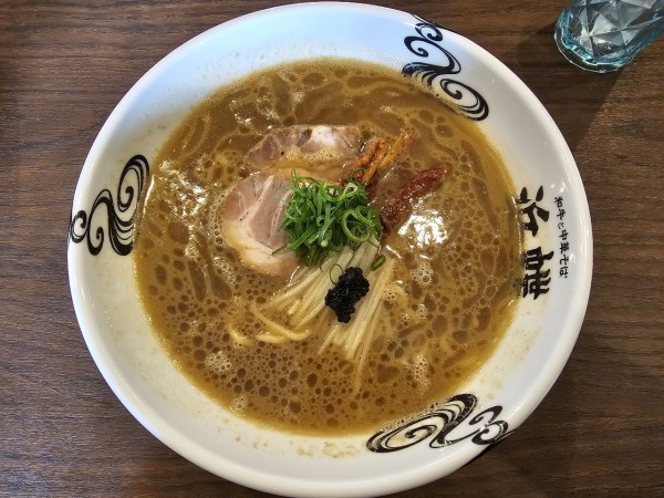 「【限定】浜蝶式和牛骨白湯醤油拉麺　1200円」@和牛と中華そば 浜蝶の写真