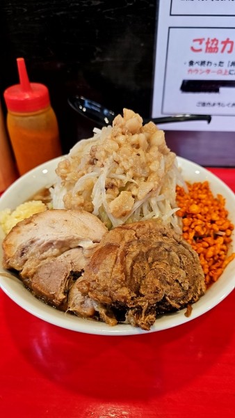 「ラーメン(小)＋豚1枚」@鷹の目 獨協大学前本店の写真