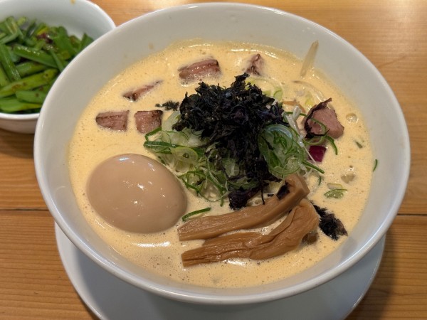 「2月限定・特製泡味味噌鯛骨らぁ麺1200円」@鯛骨らぁ麺 あぐらの写真