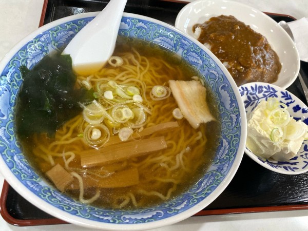 「らーめんとミニカレーライス 750円」@お食事処 たのくらの写真